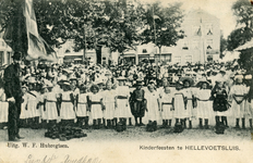 PB3102 Kinderfeesten te Hellevoetsluis, ca. 1900
