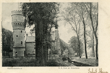 PB3132 Hellevoetsluis; De watertoren en de katholieke kerk met pastorie, ca. 1902