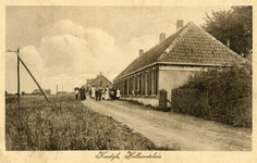 PB3287 Woningen langs de Koedijk, ca. 1918