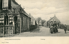 PB4053 Kijkje op de Oostdijk en het buurtschap Vlotbrug, ca. 1905
