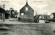 PB4169 Woningen langs de Rijksstraatweg en Zandpad, ca. 1918