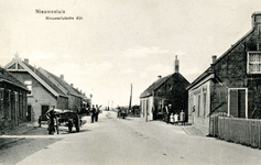 PB4259 Kijkje op de woningen langs de Bernissedijk, 1913