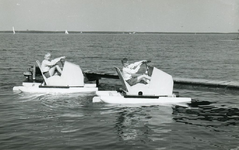 PB5476 Waterfietsen bij de Kogeloven, ca. 1950