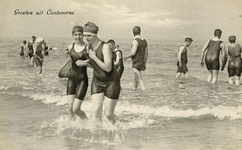 PB5902 Kinderen vermaken zich langs de vloedlijn, 1930