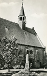 PB7005 De kerk met het monument ter nagedachtenis aan Cornelis Blaak en Bastiaan de Zeeuw, ±1963