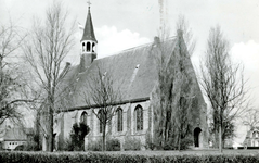 PB7057 De kerk van Oudenhoorn, ca. 1980