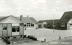 PB7063 Het Dorpshuis van Oudenhoorn, 1958
