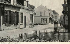 PB7608 Kijkje in de Dorpsweg, ca. 1935