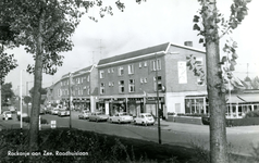 PB7700 Winkels langs de Raadhuislaan, ca. 1965