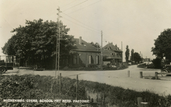 PB8885 Openbare school en hervormde pastorie, ca. 1930