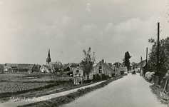 PB9718 Kijkje op het dorp vanaf de Molendijk, ±1950