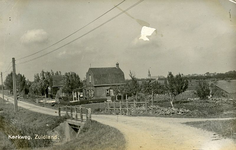 PB9745 Kijkje op de Kerkweg vanaf de Drogendijk, ±1935