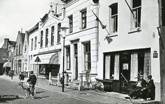 PB9759 Woningen en winkels langs de Ring, ±1966