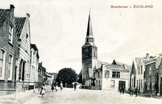 PB9804 De kerk van Zuidland, gezien vanaf de Breedstraat, ca. 1915