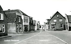PB9833 Winkels langs de Breedstraat, ca. 1966