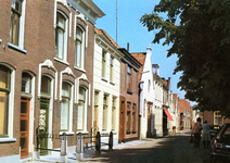 PB10005 Woningen en winkels langs de Dorpsstraat, 1975