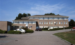 DIA00078 Het gemeentehuis van Gemeente Bernisse; ca. 1993