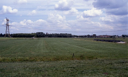 DIA00188 Het dorp Abbenbroek gezien vanaf de Oudelandsedijk; ca. 1993