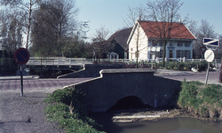 DIA00253 Het gebied rond de Bernisse voor de ontwikkeling tot recreatiegebied. De Bernisse onder de sluis van het Hoofd ...