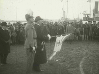 DIA01059 Het ontvangstcomité voor de koninklijke familie op het Veerhoofd; 1 april 1922