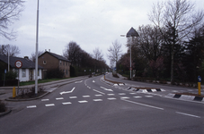 DIA02575 Brielle; ; De watertoren gezien vanaf De Rik. Links het voormalige politiebureau, ca. 1991