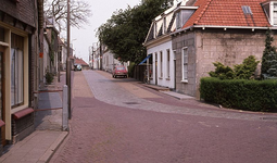 DIA15077 Kijkje in de Kerkstraat; ca. 1976