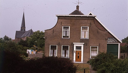 DIA15119 Boerderij op de hoek van de Landpoortstraat en de Oude Singel; ca. 1976