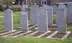 DIA15253 De Joodse begraafplaats (1781) langs de Spuikade; ca. 1993