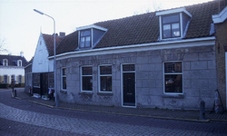 DIA15313 Woningen en winkels langs het St. Anthonieplein; ca. 1993