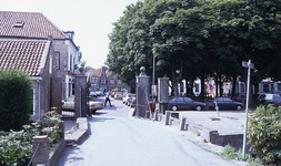 DIA16202 De Markt, gezien vanaf de Toldijk; ca. 1976