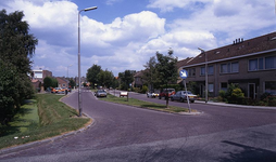 DIA16204 Kijkje in de Polderlaan, vanaf de Oude Singel; ca. 1976