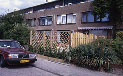DIA16232 Woningen langs het Nieuwesluisplein; ca. 1976