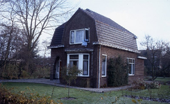 DIA16324 Woning langs de Kerkweg; ca. 1993