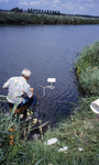DIA16369 Vissers langs het Kanaal door Voorne; 6 augustus 1992