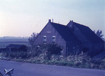 DIA18099 Boerderij Puttesteijn aan de Aaldijk bij Hekelingen; ca. 1970