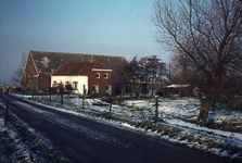 DIA18101 Boerderij Vogelenzang, in 1981 onteigend en daarna afgebroken; ca. 1980