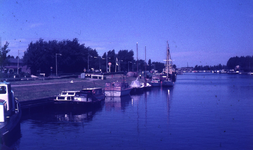 DIA20327 Kijkje op het Kanaal door Voorne; ca. 1975