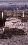 DIA25011 Opgravingen naar de vroegere Uithof Oosthoek in de nieuwbouwwijk Ravense Hoek: funderingen van de woontoren; ...