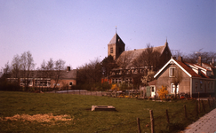 DIA25028 Hervormde kerk van Nieuwenhoorn; 1973