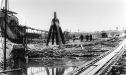 DIA26017 Herstelwerkzaamheden aan de sluis; ca. 1900