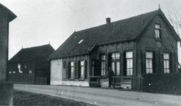 DIA30190 Boerderij langs de Voorweg; ca. 1920