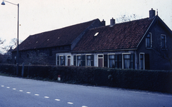 DIA30566 Boerderij aan de Voorweg, gesloopt, stond ter hoogte van de Schepenenweg; ca. 1973
