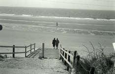 DIA36267 De strandopgang bij de Eerste Slag; Pasen 1965