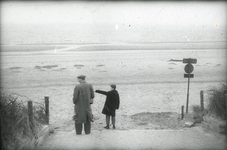 DIA36268 De strandopgang bij de Eerste Slag; 1959