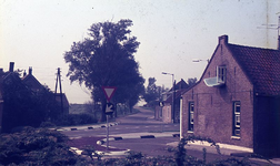 DIA39102 De hoek Molendijk, Peperstraat en Ring; ca. 1980