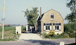 DIA39163 Woning langs de Hogeweg; ca. 1980