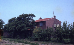 DIA39287 De boerderij langs het Trambaanpad, van Floor Molendijk, later Wim Molendijk; ca. 1990