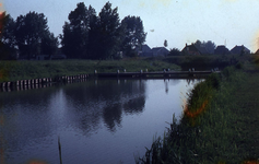 DIA39288 Loopbrug over de haven van Simonshaven; ca. 1990
