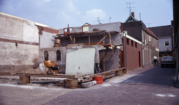 DIA40310 Vernieuwing op de hoek van de Torenweg, voorheen Kerkstraat; 20 mei 1972