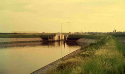 DIA41726 Spijkenisse; ; De nieuwe sluis in de haven van Spijkenisse, 1963